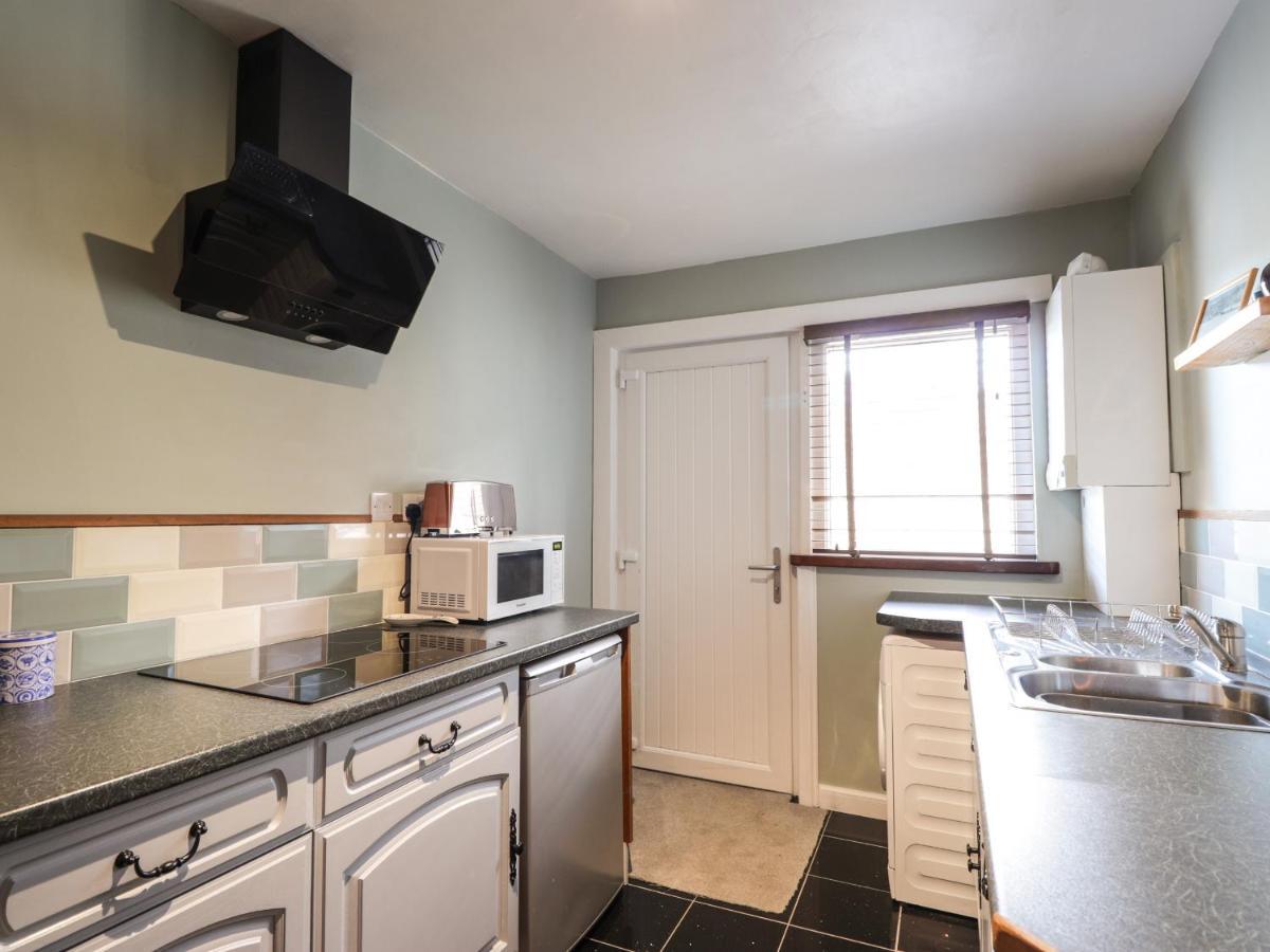 Griffin Cottage Неърн Екстериор снимка