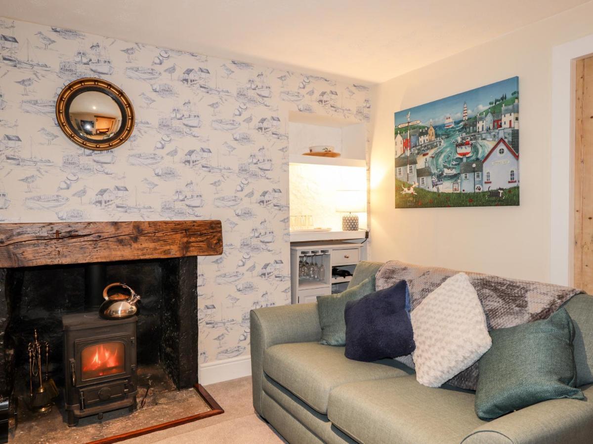 Griffin Cottage Неърн Екстериор снимка