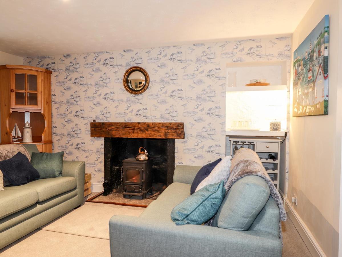 Griffin Cottage Неърн Екстериор снимка