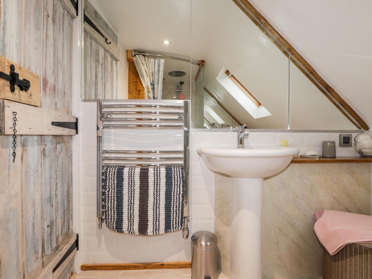 Griffin Cottage Неърн Екстериор снимка